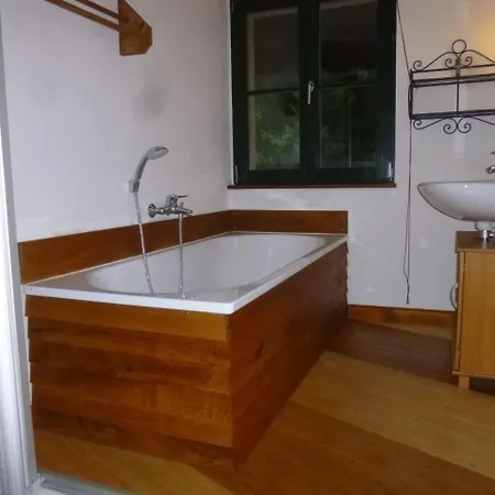 Moselidyll Traumferienwohnung In Exponierter Moselufer Lage * טראבן-טרארבאך